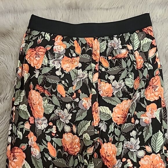 Abercrombie and fitch womens black and pink floral light weight jogger pants - Picture 6 of 7